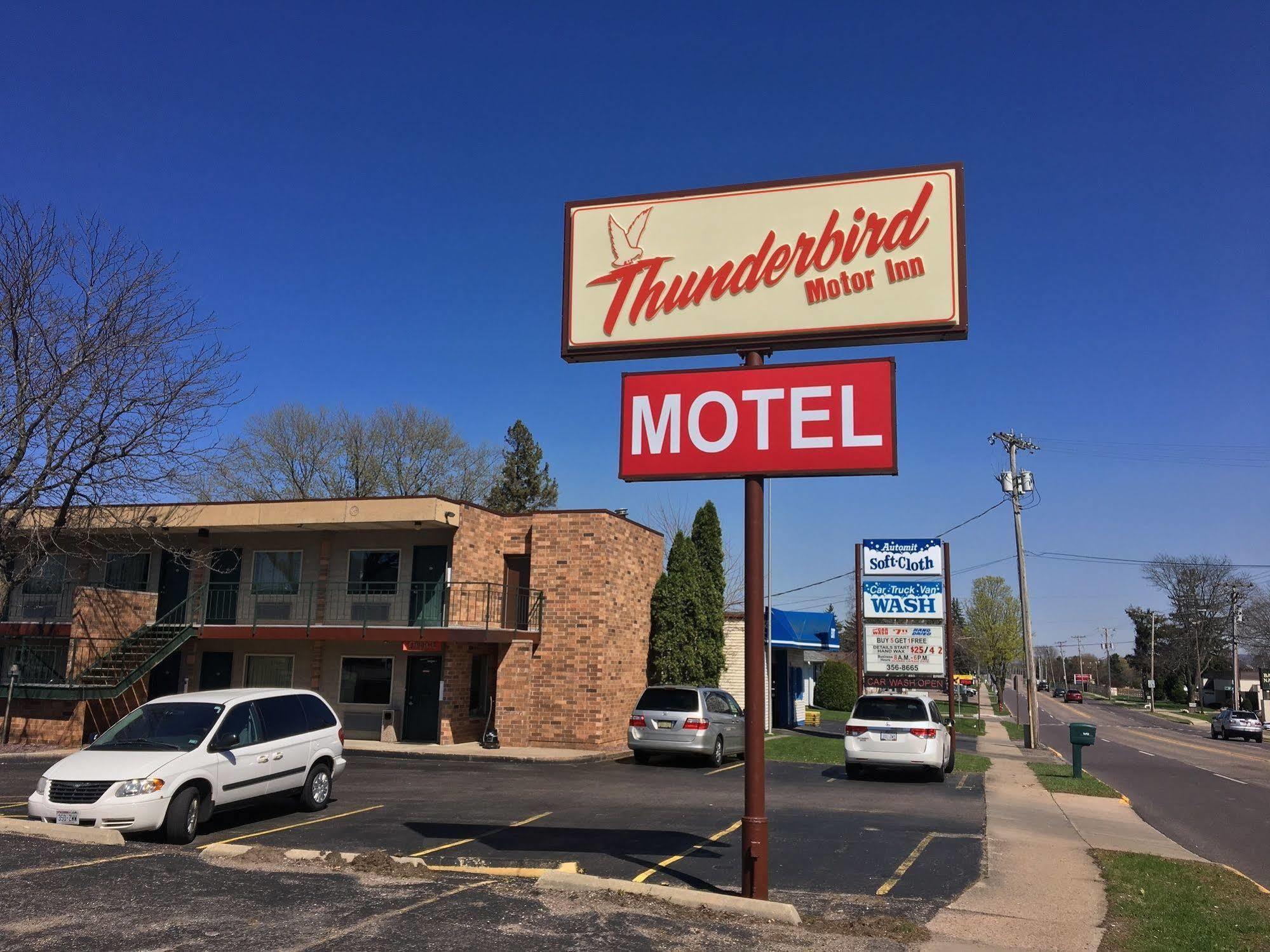 Thunderbird Motor Inn Baraboo Dış mekan fotoğraf